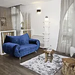 Jules Verne Hotel