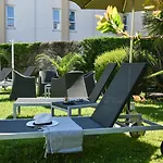 Jules Verne Hotel