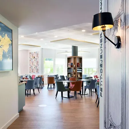 Hotel Jules Verne 4*