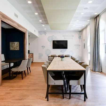 Hotel Jules Verne 4*