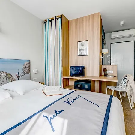 Hotel Jules Verne 4*