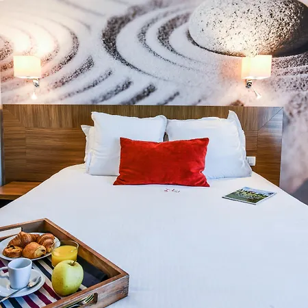 Hotel Jules Verne 4*