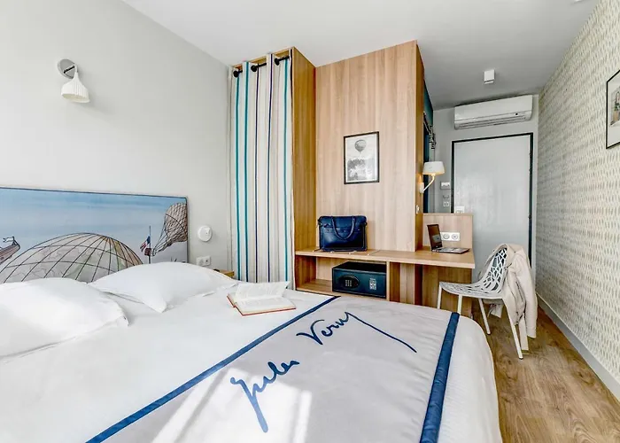 Hotel Jules Verne 4*