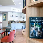 Hotel Jules Verne