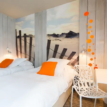 Jules Verne Szálloda 4*