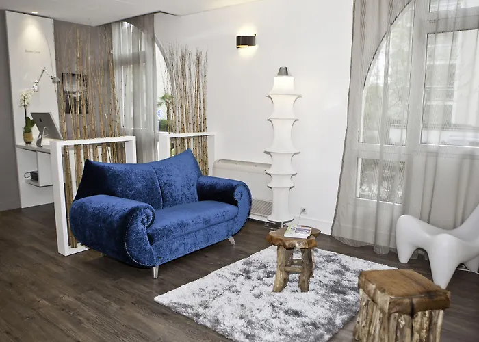 Jules Verne מלון